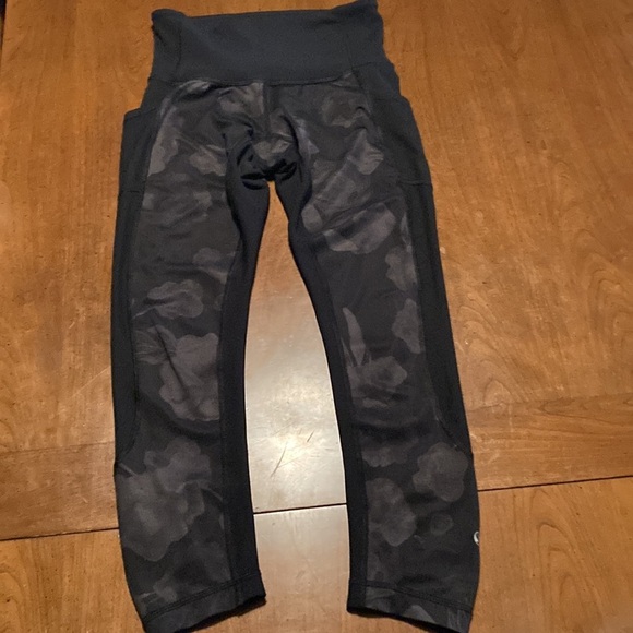 LULULEMON Seek The Heat Crop Leggings - size 4 - Picture 5 of 16